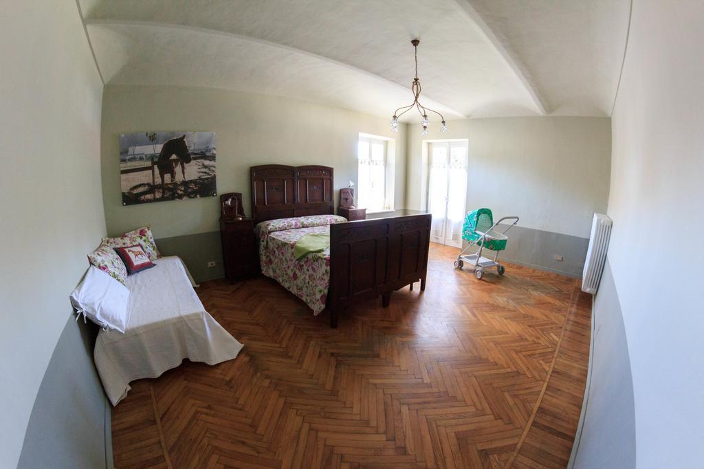 B&B Lo Scudiero Castelnuovo Don Bosco Pokoj fotografie